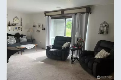 1655 Wheaton Street, Raymond, WA 98577 - Photo 9