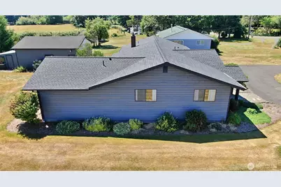 1655 Wheaton Street, Raymond, WA 98577 - Photo 3