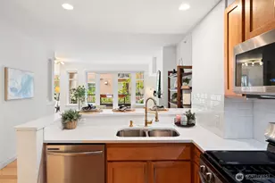 2607 Western Ave, Seattle, WA 98121 - Photo 17