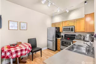 910 Harris Ave, Bellingham, WA 98225 - Photo 11