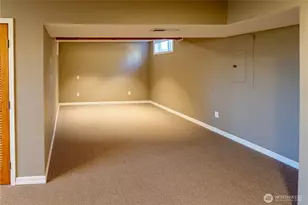 220 W 2nd St, Port Angeles, WA 98362 - Photo 31