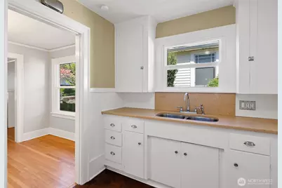 5718 25th Avenue NE, Seattle, WA 98105 - Photo 19