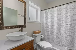 4510 Thackeray NE, Seattle, WA 98105 - Photo 21