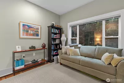 4510 Thackeray NE, Seattle, WA 98105 - Photo 13