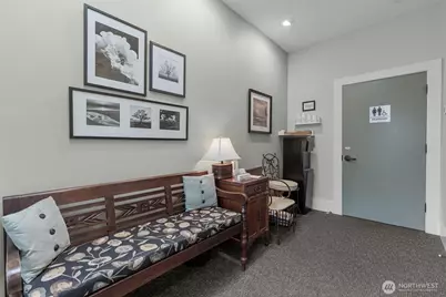 4510 Thackeray NE, Seattle, WA 98105 - Photo 15