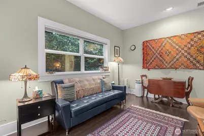 4510 Thackeray NE, Seattle, WA 98105 - Photo 5