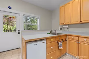 4510 Thackeray NE, Seattle, WA 98105 - Photo 31