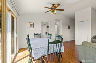 345 Seaview Ct, Camano Island, WA 98282 - Photo 7