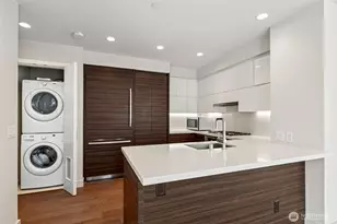 588 Bell St, Seattle, WA 98121 - Photo 7