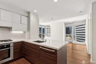 588 Bell Street #606S, Seattle, WA 98121 - Photo 5