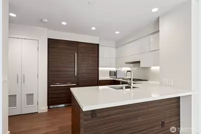 588 Bell Street #606S, Seattle, WA 98121 - Photo 9