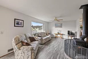 27620 84th Dr NW, Stanwood, WA 98292 - Photo 11