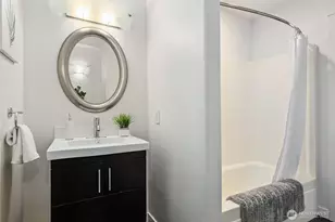 917 18th Ave, Seattle, WA 98122 - Photo 15