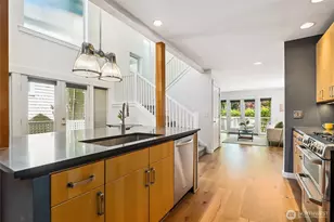 917 18th Ave, Seattle, WA 98122 - Photo 3