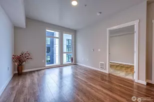 1085 103rd Ave NE, Bellevue, WA 98004 - Photo 9