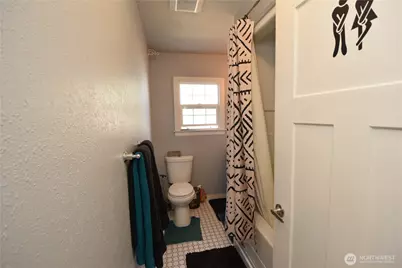 8519 Golden Given Drive E, Tacoma, WA 98445 - Photo 17