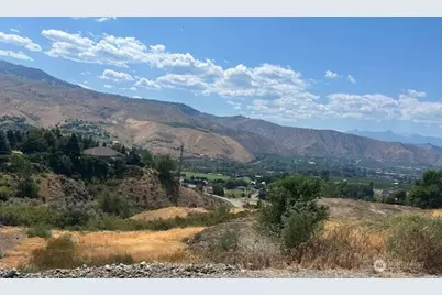 1395 Mountain Vista, Wenatchee, WA 98801 - Photo 3