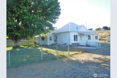 135 N 3rd Avenue, Connell, WA 99326 - Photo 1