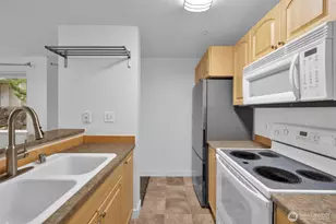 19230 Forest Park Dr NE, Lake Forest Park, WA 98155 - Photo 9