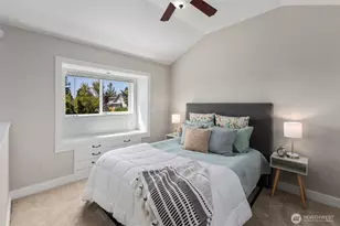 340 NE 53rd St, Seattle, WA 98105 - Photo 17