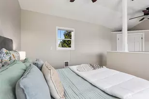 340 NE 53rd St, Seattle, WA 98105 - Photo 23