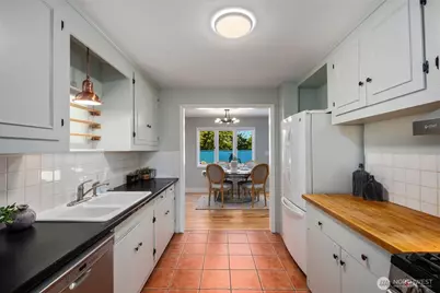 340 NE 53rd Street, Seattle, WA 98105 - Photo 11