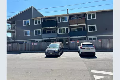 939 N 101st Street #101, Seattle, WA 98133 - Photo 1