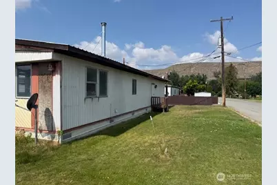 229 Johnathan Street, Tonasket, WA 98855 - Photo 3