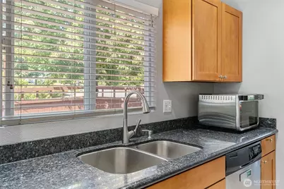 16901 Woodside Drive SE, Renton, WA 98058 - Photo 9