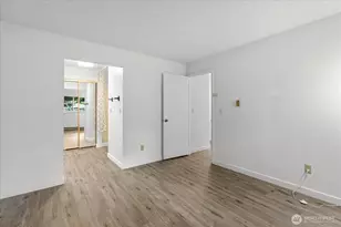 12904 126th Ct NE, Kirkland, WA 98034 - Photo 13