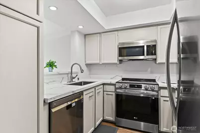 12904 126th Court NE #J103, Kirkland, WA 98034 - Photo 7