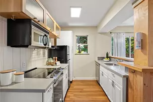 465 Winslow Way E, Bainbridge Island, WA 98110 - Photo 7