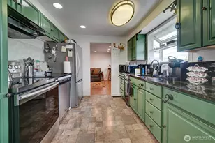 920 E 31st St, Bremerton, WA 98310 - Photo 15