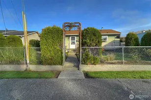 920 E 31st St, Bremerton, WA 98310 - Photo 3