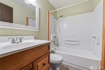 1306 Sherwood Court E, Tacoma, WA 98445 - Photo 25