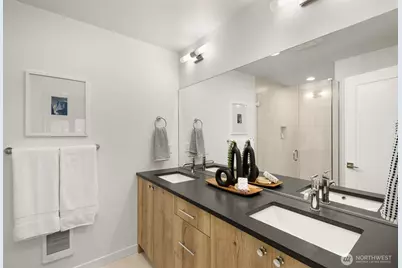 9223 B 14th Avenue NW, Seattle, WA 98117 - Photo 19