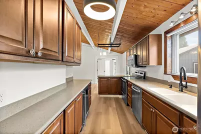 612 7th St SW, Puyallup, WA 98371 - Photo 11