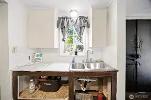 618 N 3rd Ave, Kelso, WA 98626 - Photo 13