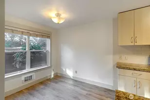 23015 Edmonds Way, Edmonds, WA 98020 - Photo 25