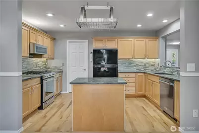 23516 SE 243rd Place, Maple Valley, WA 98038 - Photo 11