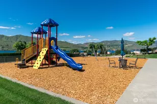 100 Lake Chelan Shores Dr, Chelan, WA 98816 - Photo 11