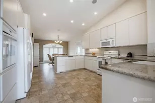 8118 Comox Rd, Blaine, WA 98230 - Photo 15