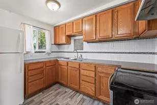 10221 Villa Ln SW, Lakewood, WA 98499 - Photo 9