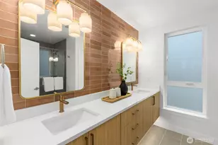 4300 NE 52nd St, Seattle, WA 98105 - Photo 13