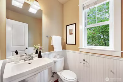 5807 B 55th Avenue NE, Seattle, WA 98105 - Photo 15