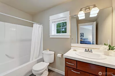 5807 B 55th Avenue NE, Seattle, WA 98105 - Photo 23