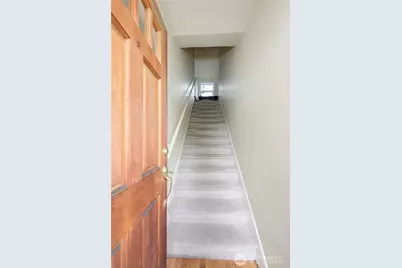 910 E Prospect Street, Seattle, WA 98102 - Photo 13