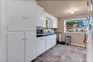 6123 Fairlawn Drive SW, Lakewood, WA 98499 - Photo 9