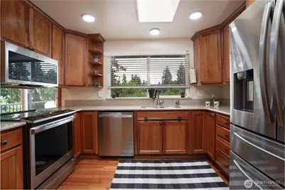 10802 99th Street SW, Tacoma, WA 98498 - Photo 3