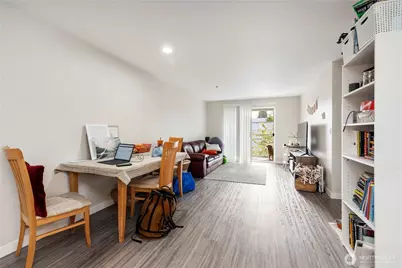 910 N 95th Street, Seattle, WA 98103 - Photo 13